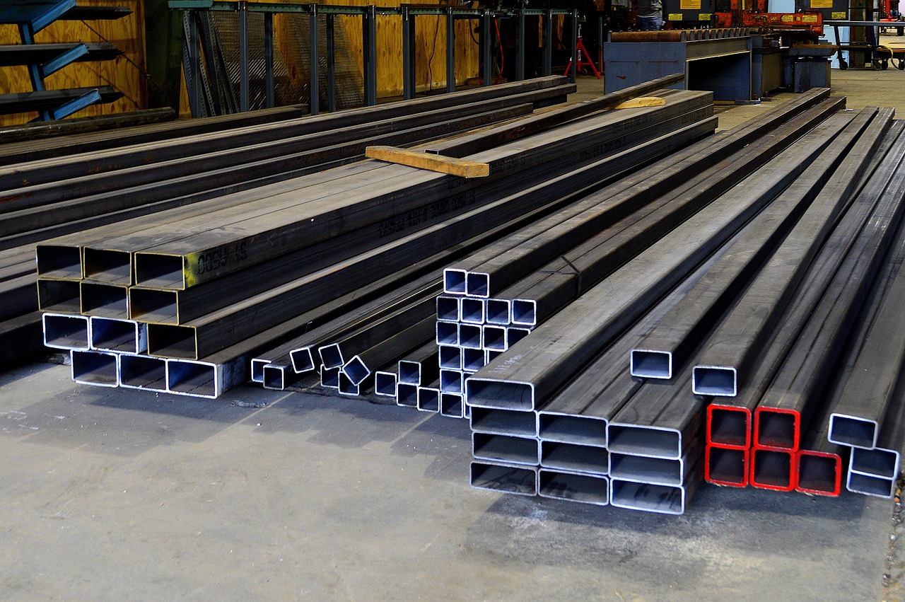Diversos materiais e tipos de aço disponíveis